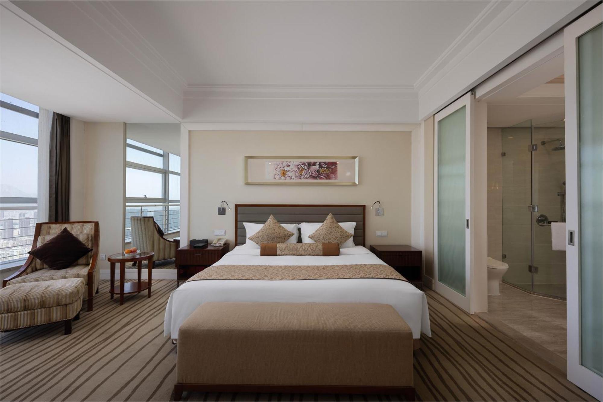 New Century Hotel Qingdao Bagian luar foto